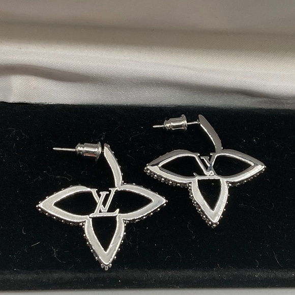 Jewelry - Earrings in silver